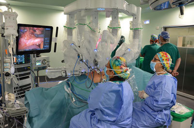 cirugia hospital negrin robot davinci