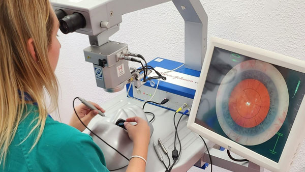 Formación cirugía ocular con realidad virtual en el Hospital La Candelaria
